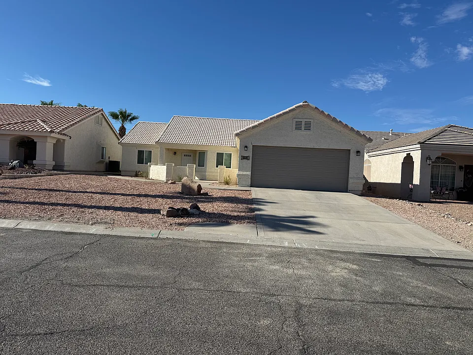 2064 E Desert Palms Dr