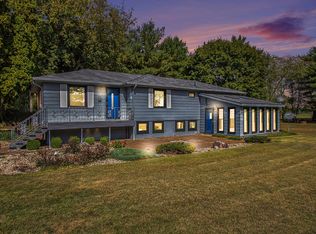 5869 River Rd, Sodus, MI 49126