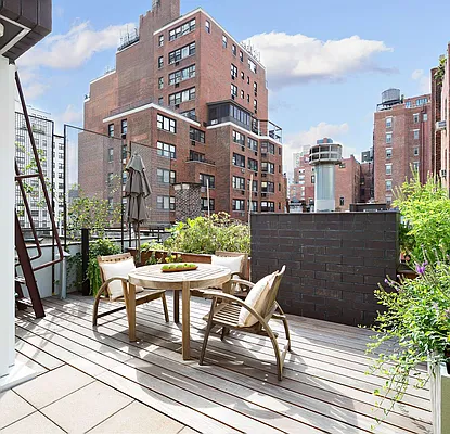 Sold by Compass | media 10