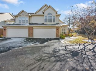 528 Penny Ln, Crystal Lake, IL 60014