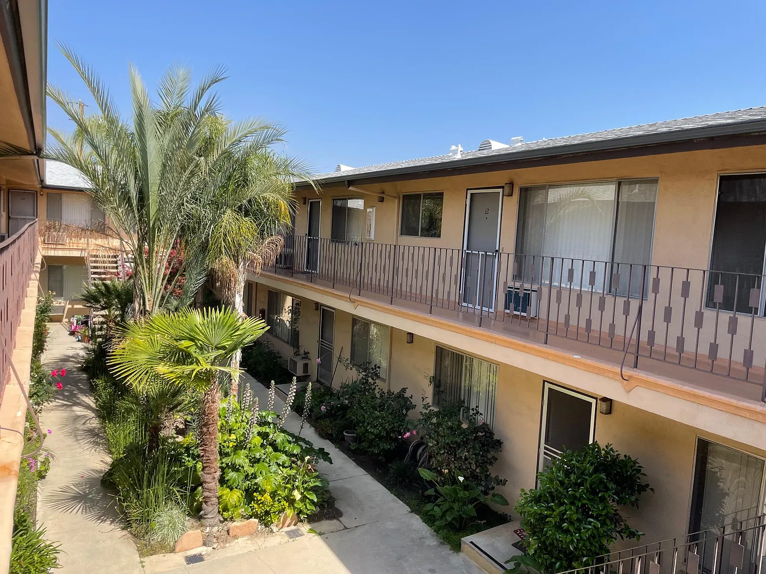 2 bed, 850 sqft, $2,295 — Photo 4