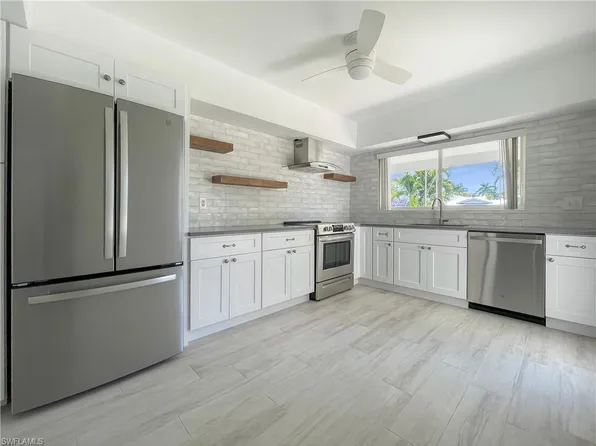 (undisclosed Address), NAPLES, FL 34103