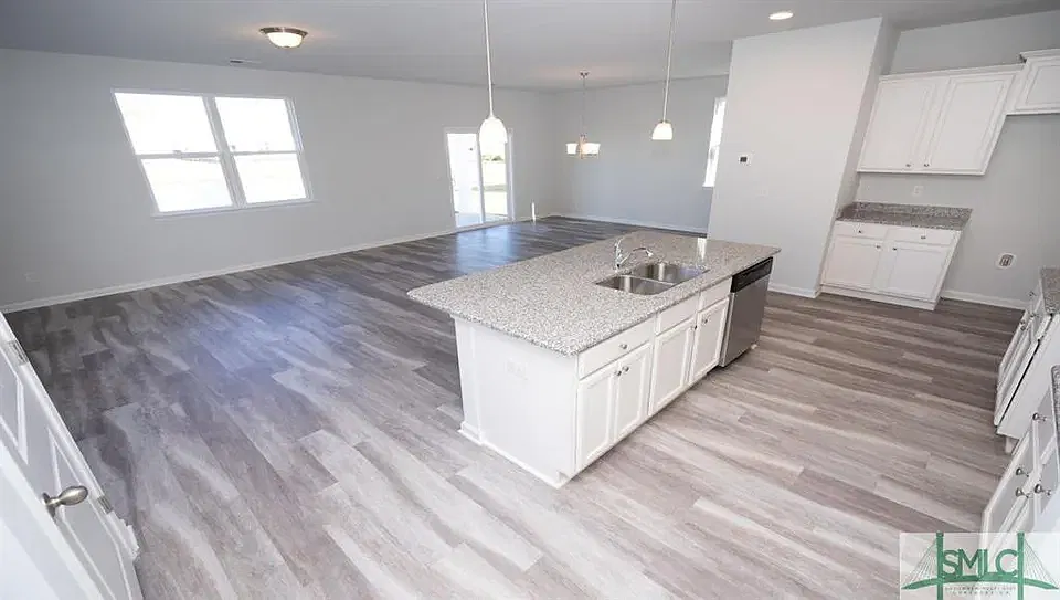 4 bed, 2174 sqft, $2,450 — Photo 2