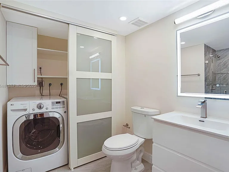 3500 Mystic Pointe Dr #1206 — Photo 18