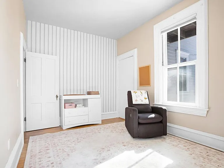 333 W 2nd St #2 — Photo 7