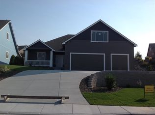 477 Charbonneau Dr, Richland, WA 99352