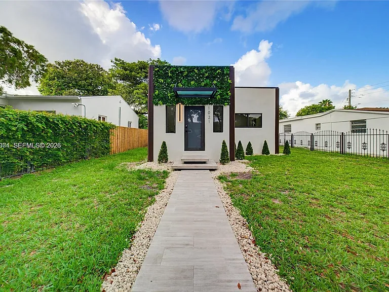1021 NW 48th St — Photo 5