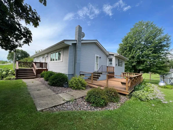 504 Mill St, Elgin, IA 52141