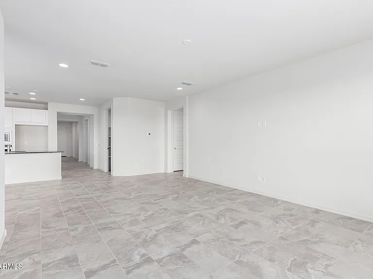 8529 S 67th Dr — Photo 9
