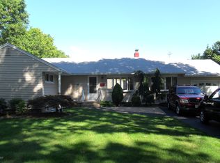 324 Cadmus Ave, Paramus, NJ 07652