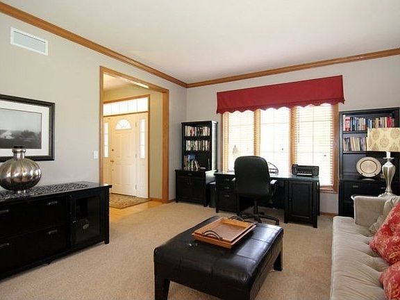 4th image of 1717 Autumn Hill Dr