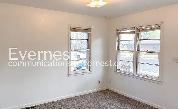 231 N Roosevelt Ave — Photo 8