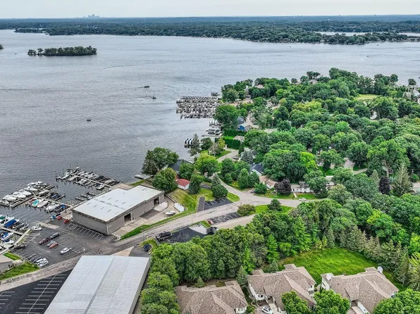 45 Lakeview Ave, Tonka Bay, MN 55331