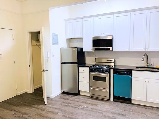 Rented by Corcoran | media 2