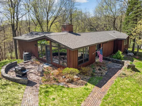 11 Eagle Ridge Rd, North Oaks, MN 55127