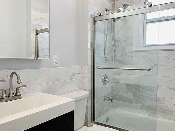 3rd image of 487 Summit Ave Floor 2