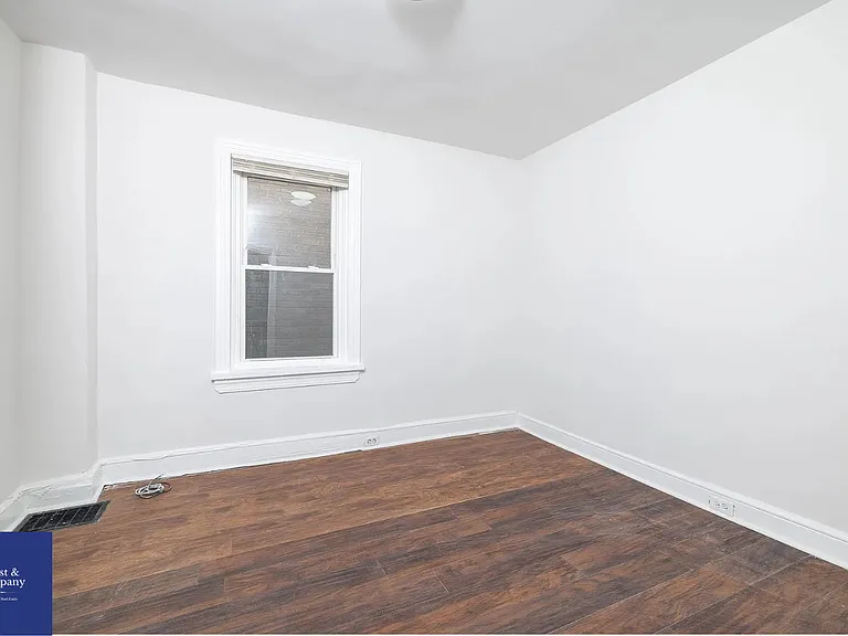 1739 W 5th St #2 — Photo 9
