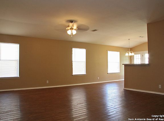 2nd image of 10711 Cougar Ledge