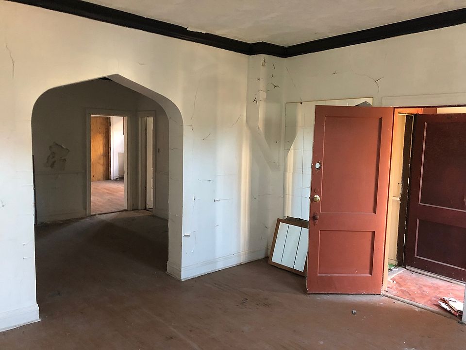 2nd image of 7238 S Evans Ave