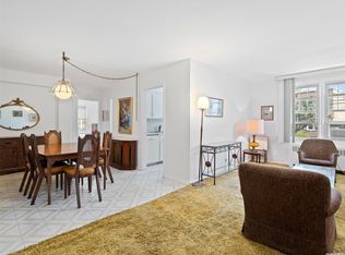 200 N Village Ave UNIT H1, Rockville Centre, NY 11570