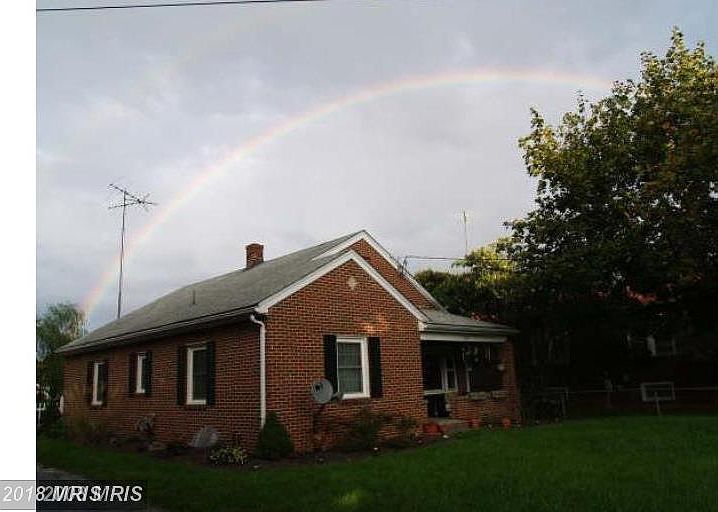 1st image of 427 Woodbury Ave