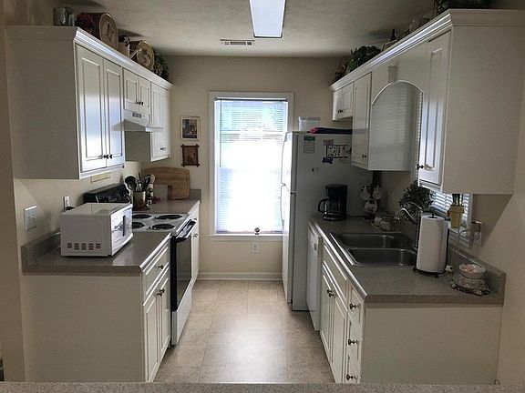 2nd image of 126 Portofino Ln SW