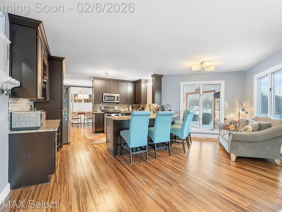 5th image of 5031 McCandlish Rd