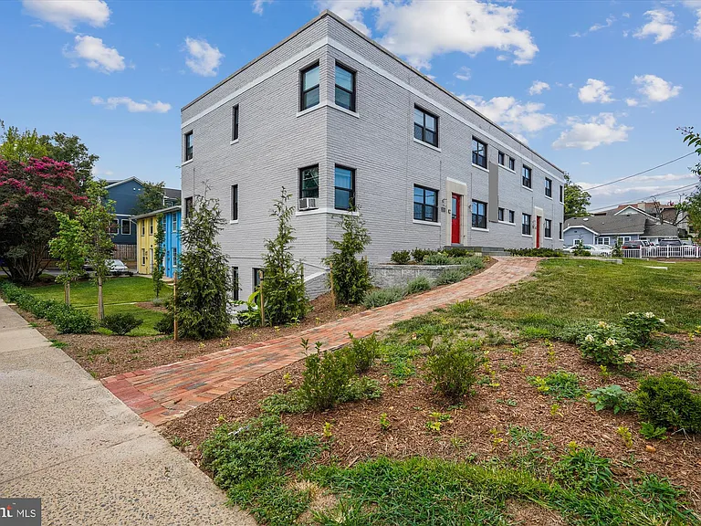 2500 Langston Blvd #2 — Photo 3