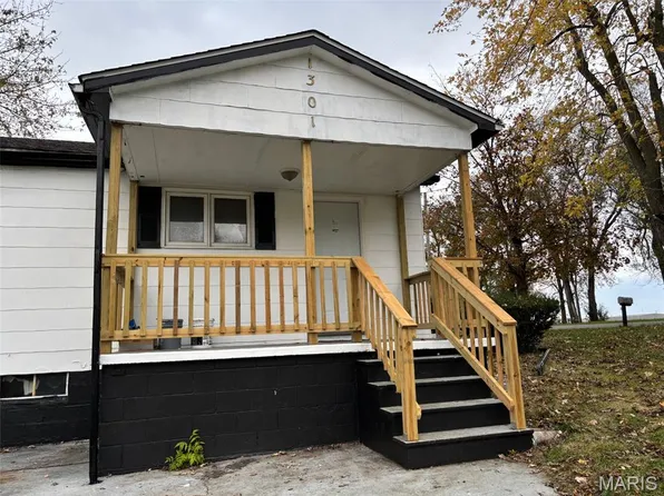 1301 Upper Cahokia Rd, Cahokia, IL 62206