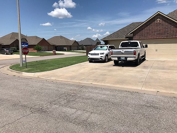2nd image of 1682 Meadow Creek Cir