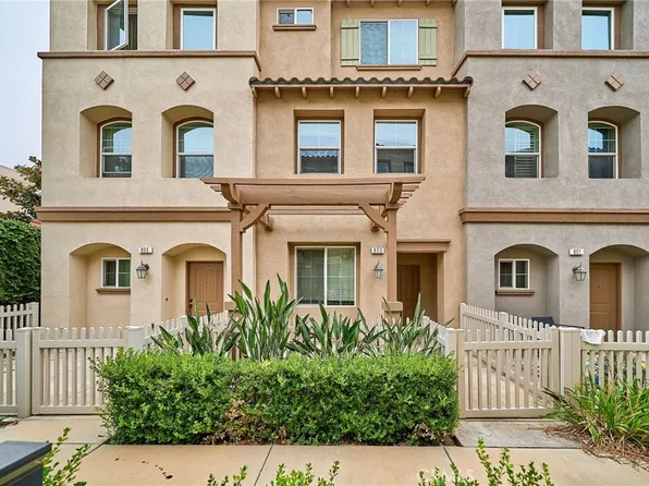 853 E Hollyvale St, Azusa, CA 91702