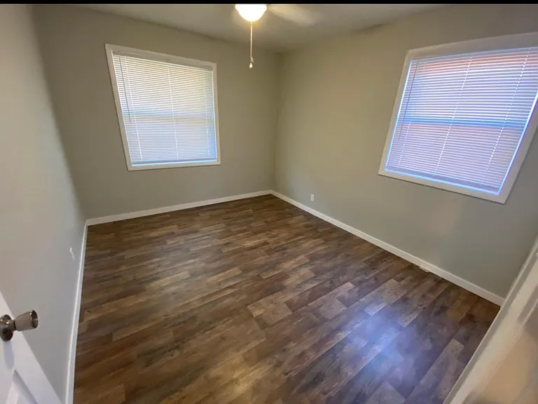 4925 Amherst Dr — Photo 7