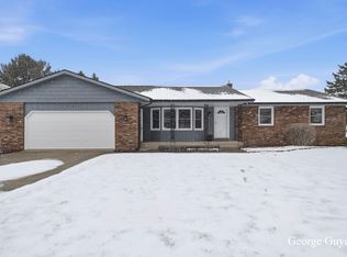 1941 Newcastle Dr, Jenison, MI 49428