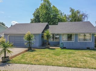 1421 S 7th St, Cottage Grove, OR 97424