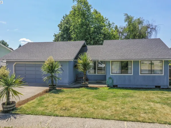 1421 S 7th St, Cottage Grove, OR 97424
