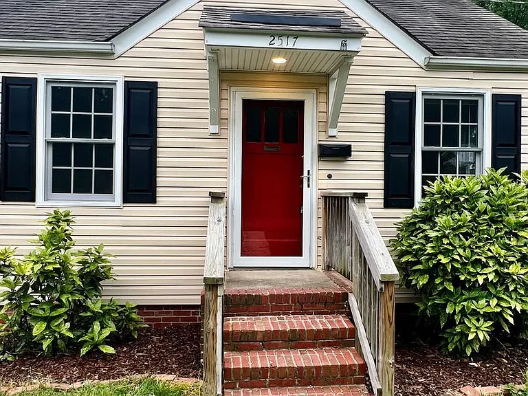 2517 Williams St — Photo 4