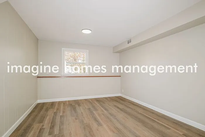 101 Thorncliff Ln — Photo 11