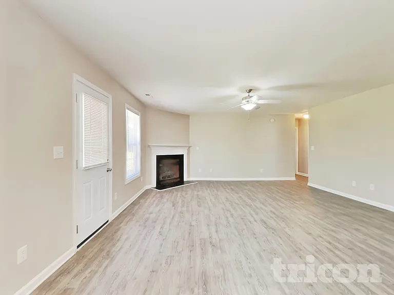 345 Gray Ghost St — Photo 3