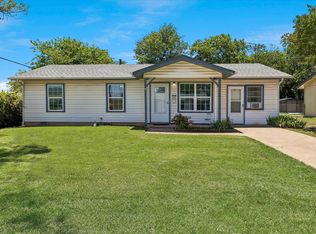 321 NW Lorna St, Burleson, TX 76028
