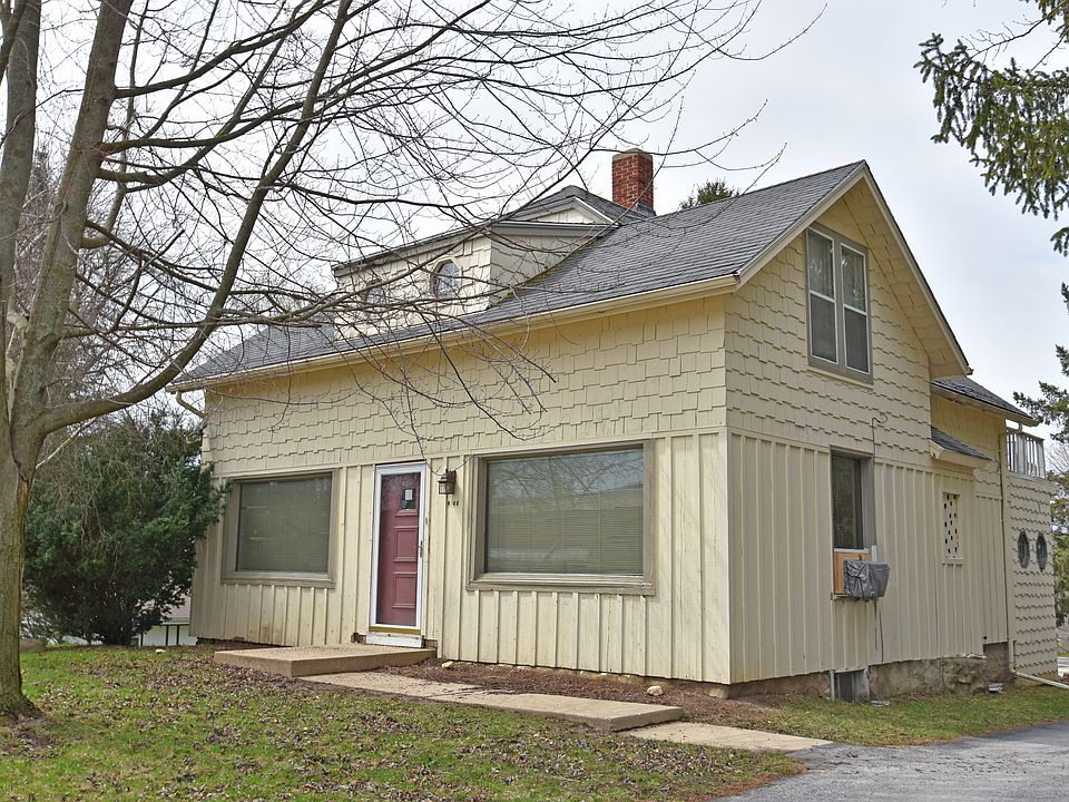 Adoreable Farmhouse!