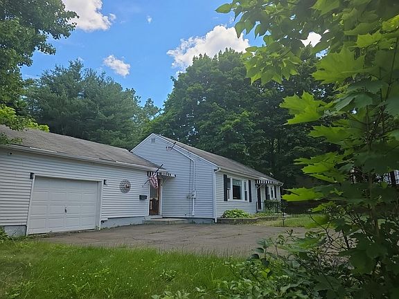 3rd image of 177 Oak St