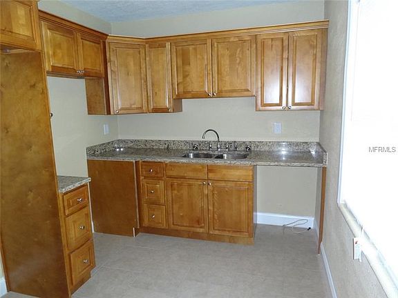 4th image of 3711 N Blvd