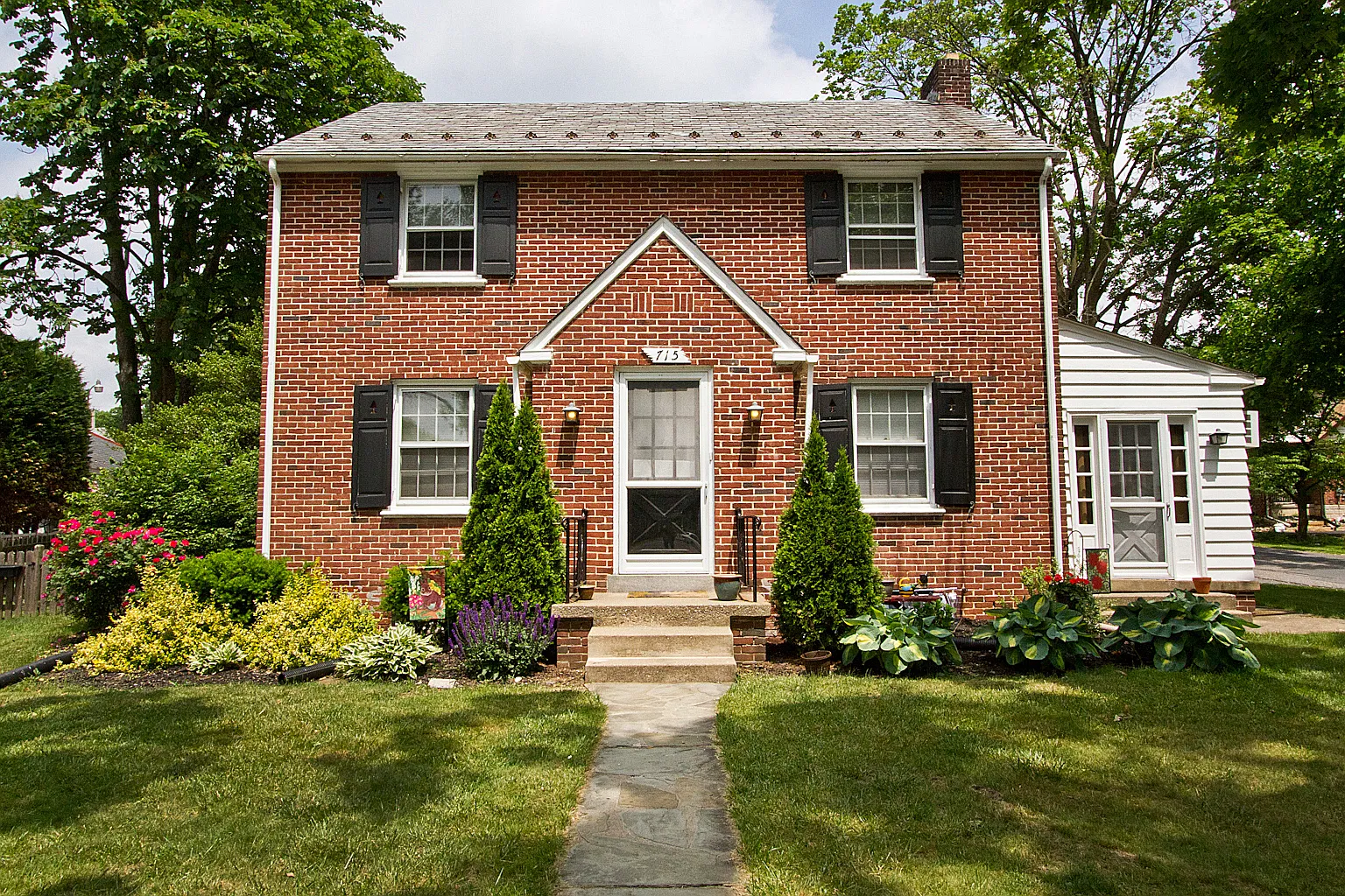 715 Pleasure Rd photo 1