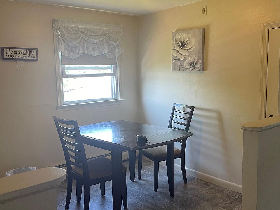 1st image of 74 Lincoln Blvd