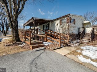 3450 Mountain Rd TRAILER M74, Hamburg, PA 19526