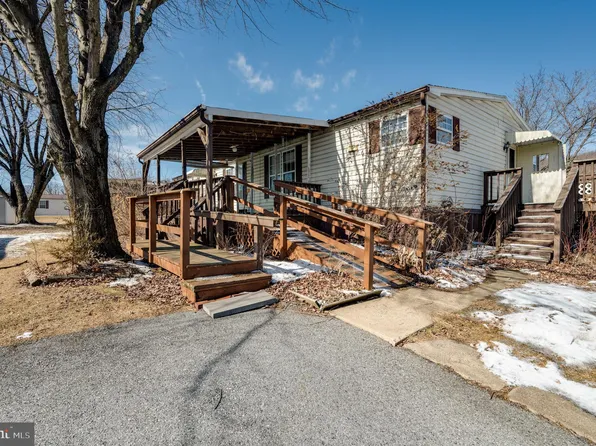 3450 Mountain Rd Trailer M74, Hamburg, PA 19526