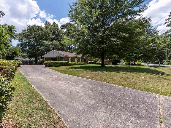 3rd image of 1726 Greenwood Cir