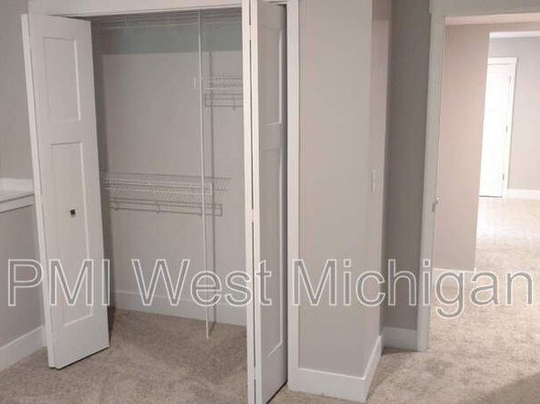 548 W Elm St, Wayland, MI 49348