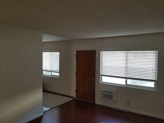3rd image of 9453 Steele St