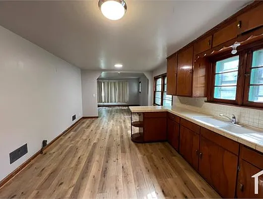 3 bed, $1,175 — Photo 2